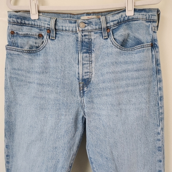 Levi's Wedgie Icon Fit Ankle Jeans Light Wash Size 32 - Picture 5 of 9